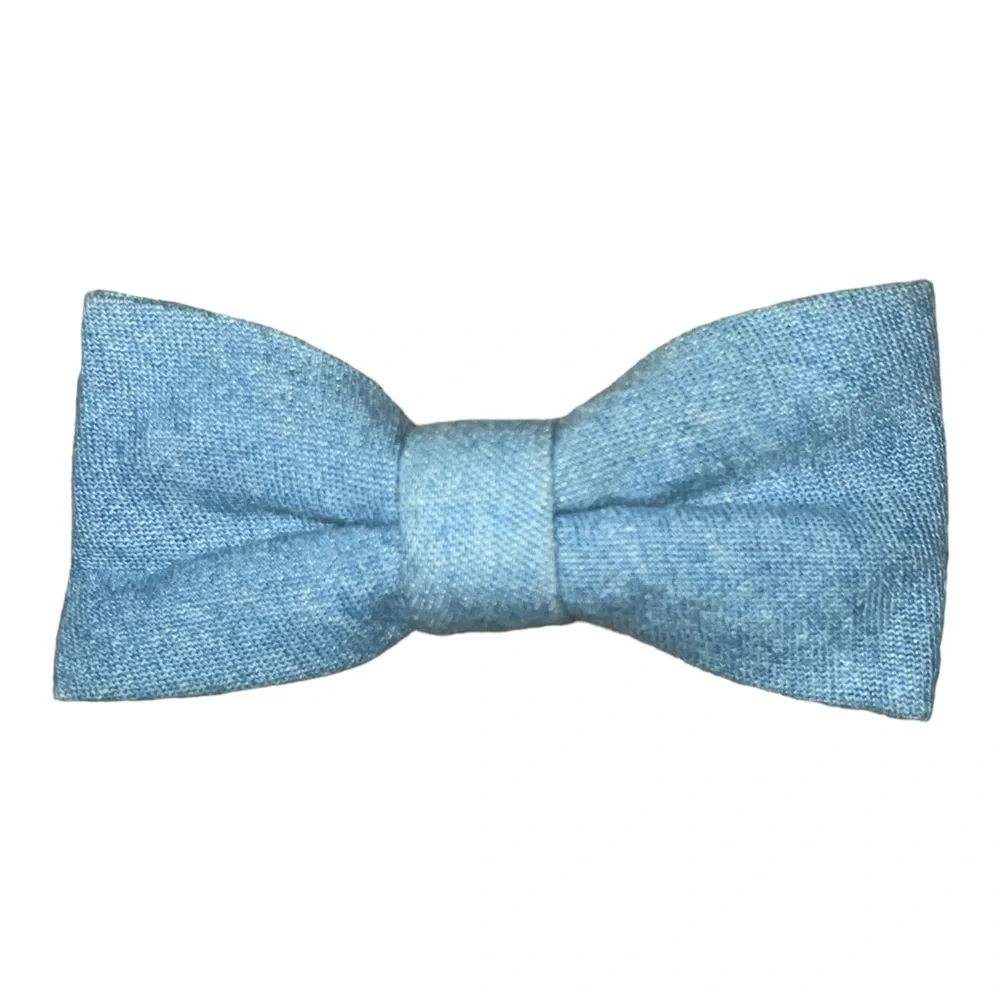 Toddler boys chambray blue clip on bow tie